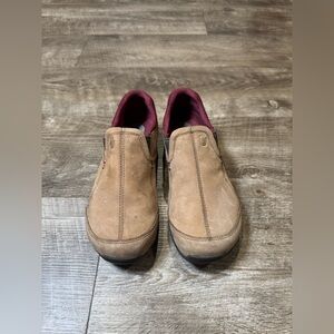 Teva Women's Camel Tan Flats Suede with Elastic Panels Slip On Walking Shoes 9